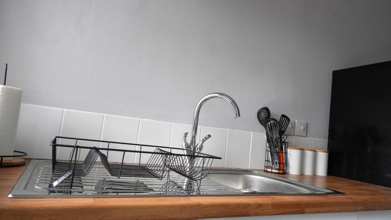 Portobello House - Four Bedroom House Perfect For Contractors - Sleeps 6 - Free Parking Вулвергемптон Екстериор снимка
