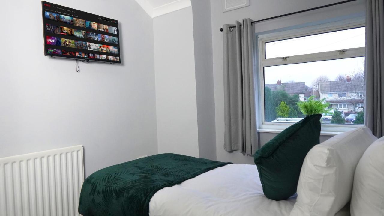 Portobello House - Four Bedroom House Perfect For Contractors - Sleeps 6 - Free Parking Вулвергемптон Екстериор снимка