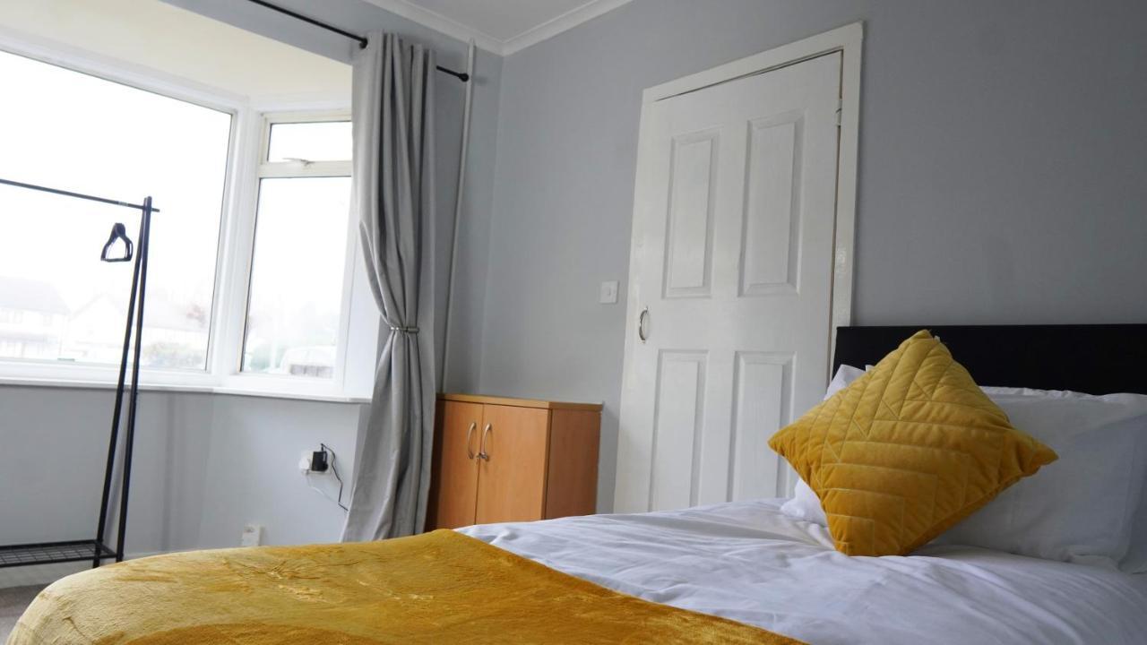 Portobello House - Four Bedroom House Perfect For Contractors - Sleeps 6 - Free Parking Вулвергемптон Екстериор снимка