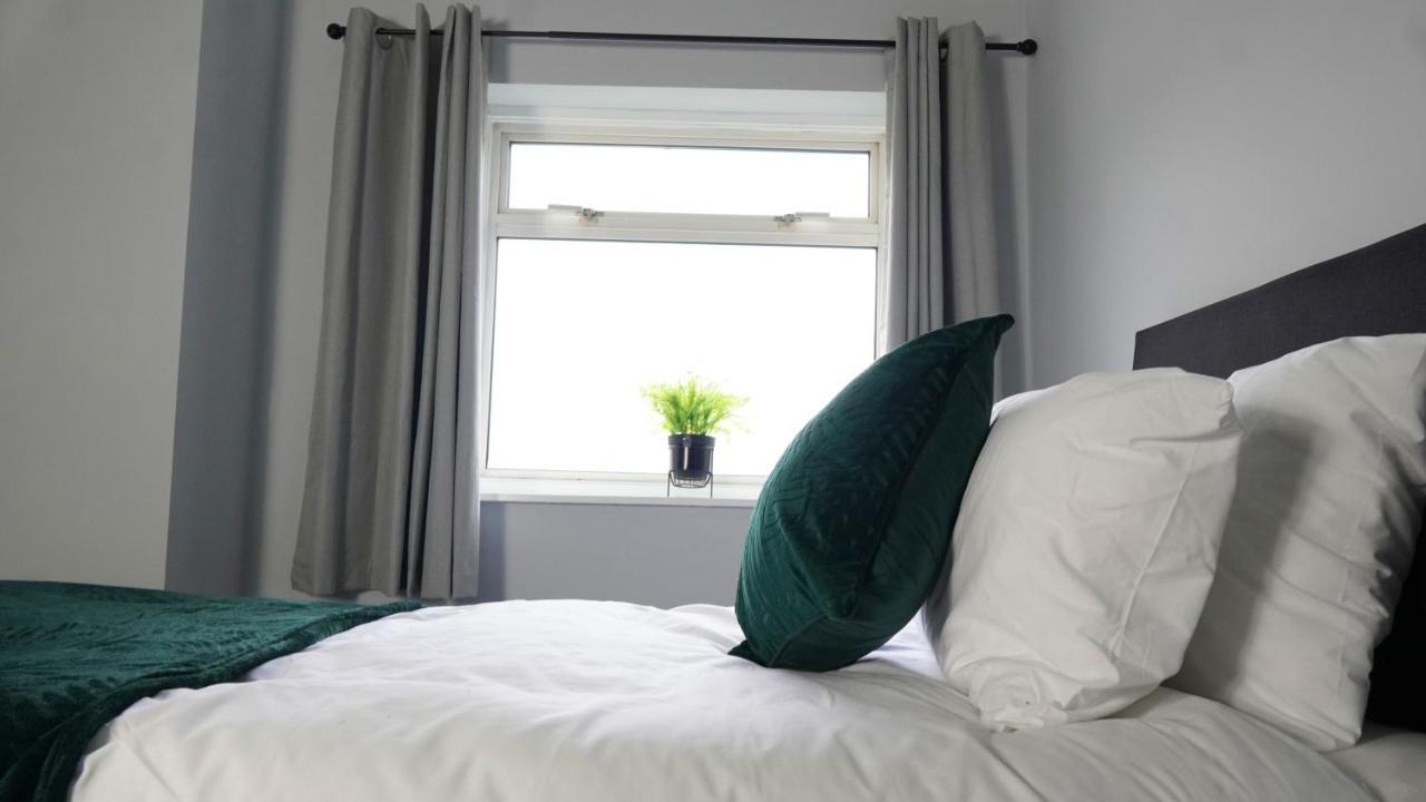 Portobello House - Four Bedroom House Perfect For Contractors - Sleeps 6 - Free Parking Вулвергемптон Екстериор снимка