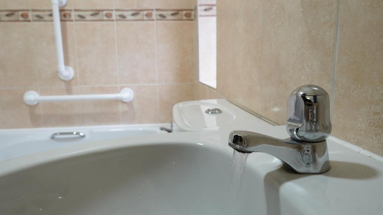 Portobello House - Four Bedroom House Perfect For Contractors - Sleeps 6 - Free Parking Вулвергемптон Екстериор снимка