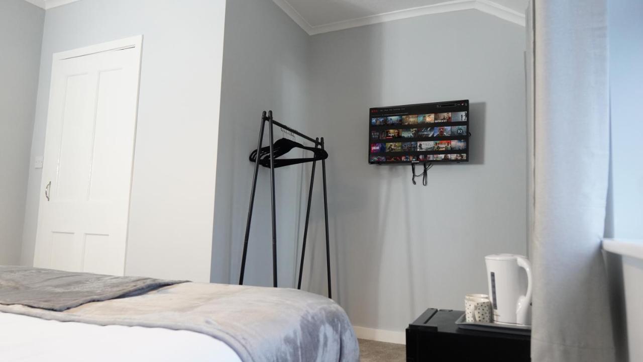 Portobello House - Four Bedroom House Perfect For Contractors - Sleeps 6 - Free Parking Вулвергемптон Екстериор снимка