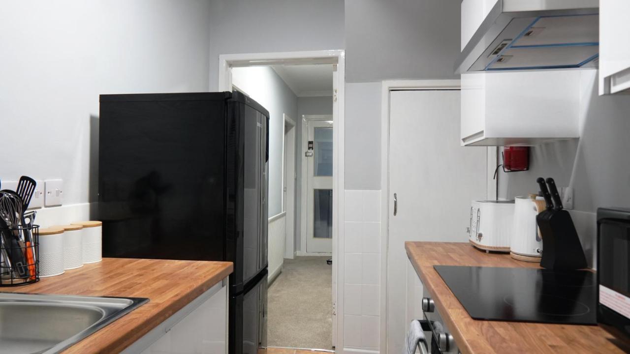 Portobello House - Four Bedroom House Perfect For Contractors - Sleeps 6 - Free Parking Вулвергемптон Екстериор снимка