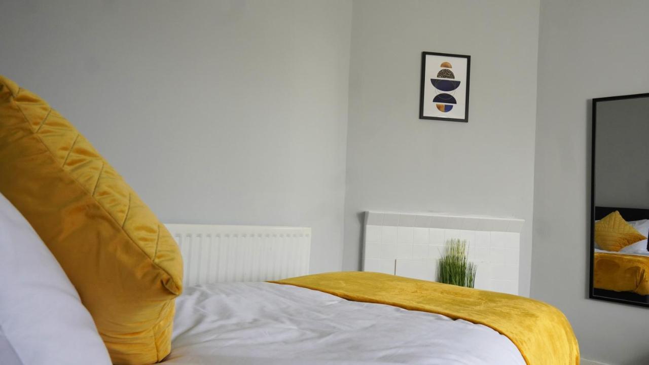Portobello House - Four Bedroom House Perfect For Contractors - Sleeps 6 - Free Parking Вулвергемптон Екстериор снимка