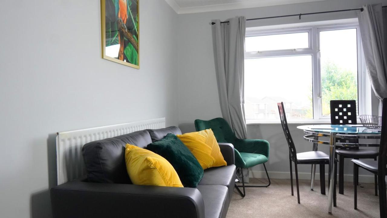 Portobello House - Four Bedroom House Perfect For Contractors - Sleeps 6 - Free Parking Вулвергемптон Екстериор снимка